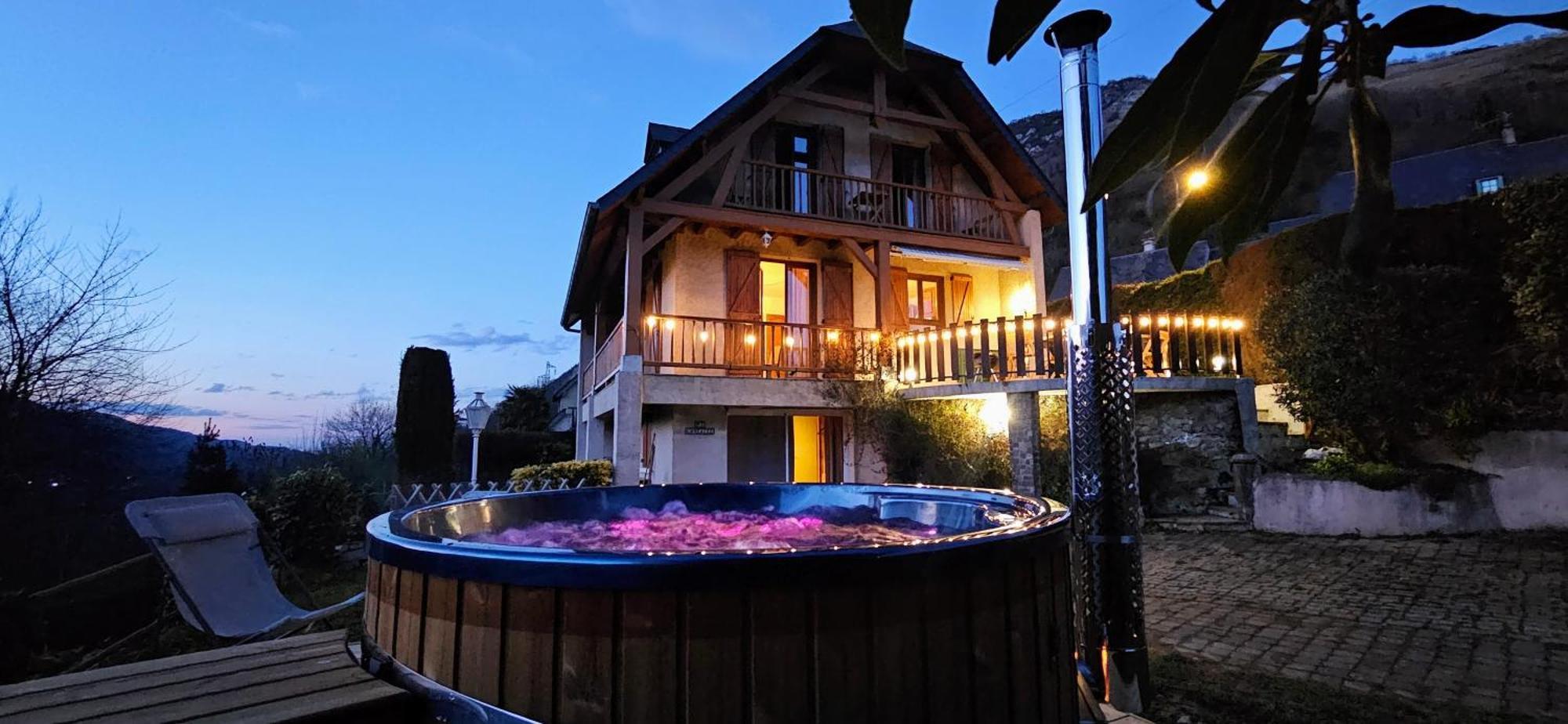 La Bigourdane Grand Gite Confortable & Spa Campan Kültér fotó