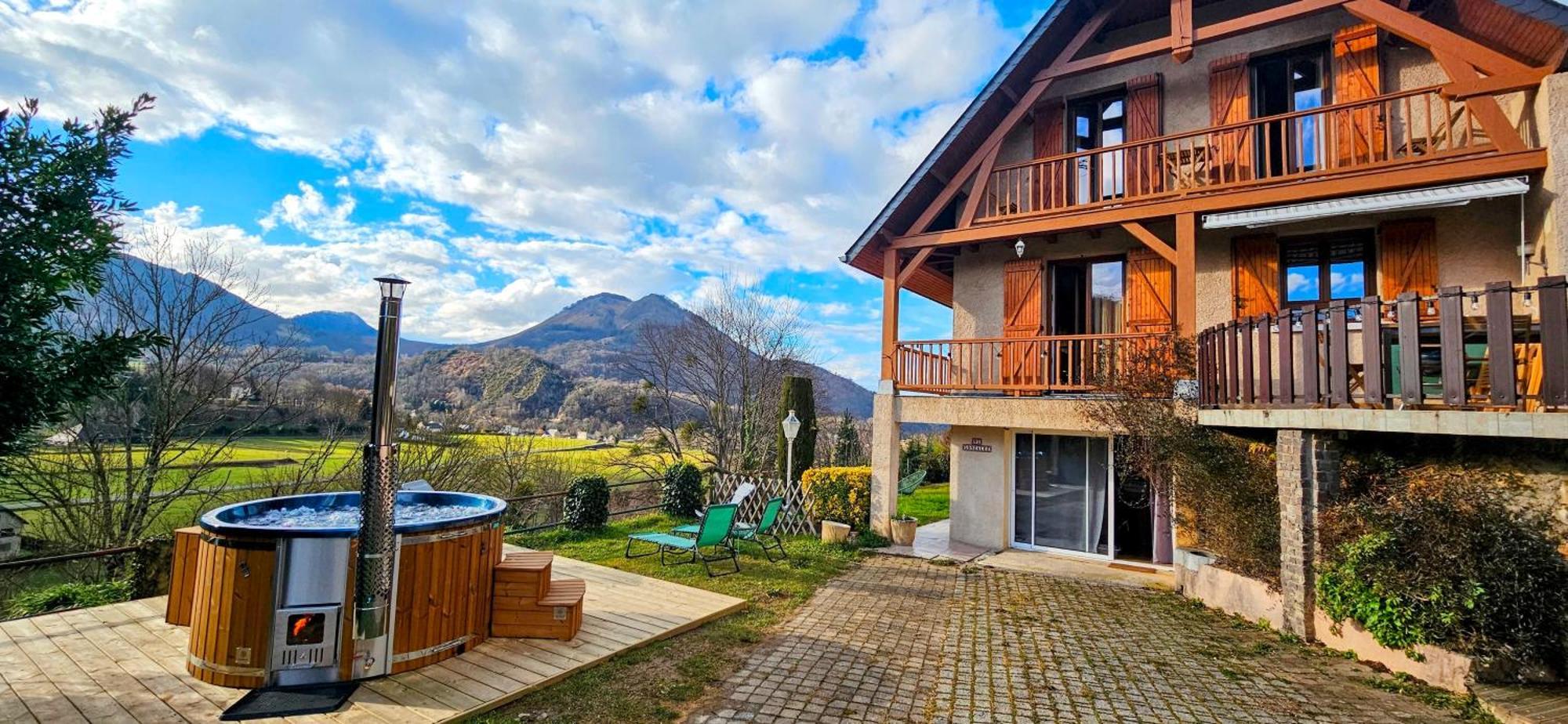 La Bigourdane Grand Gite Confortable & Spa Campan Kültér fotó